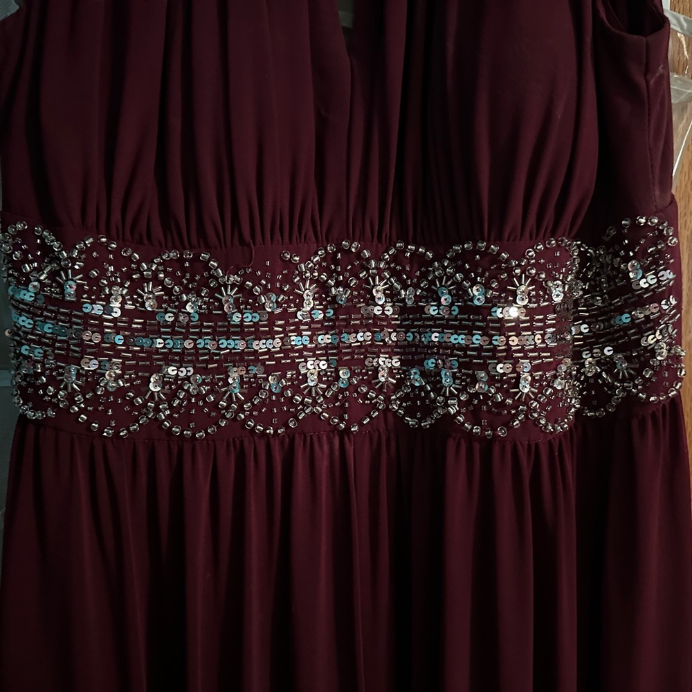 Bought for a formal event and only wore it once. Just sitting in my closest.